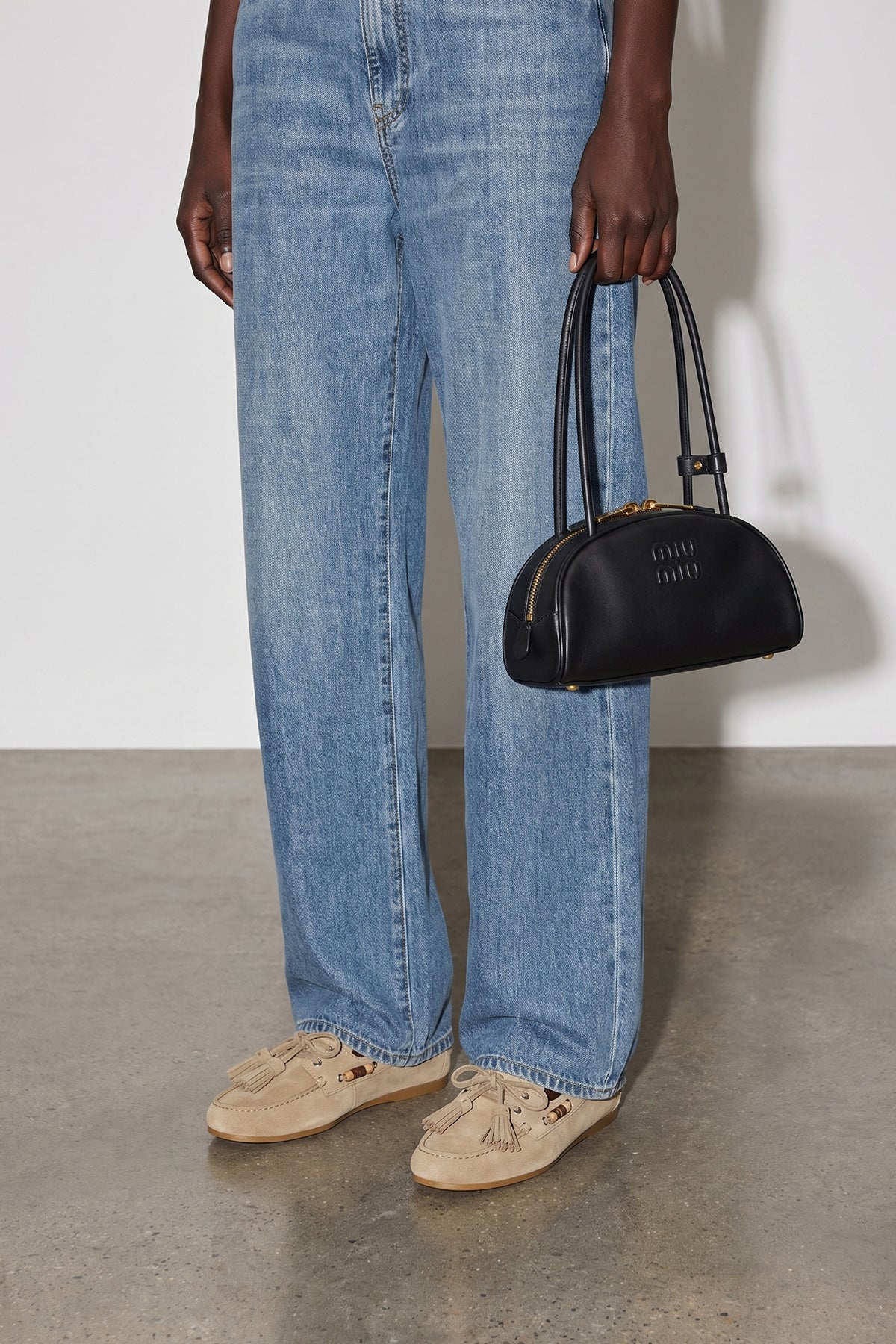 Miu Miu Beau shoulder bag - Rounded silhouette in black leather VTO