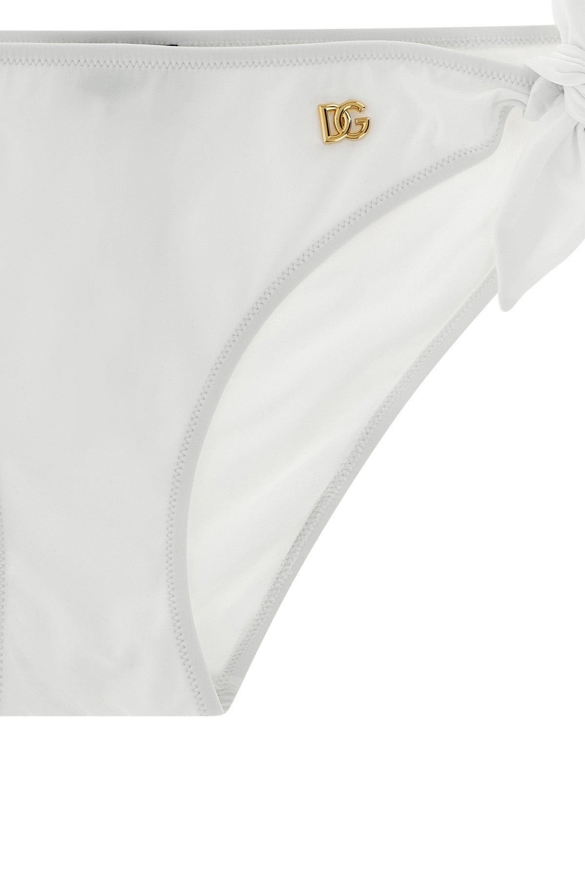 Dolce & Gabbana 'DG' Bikini-Slip - Detail der goldfarbenen DG-Logoplakette aus Metall